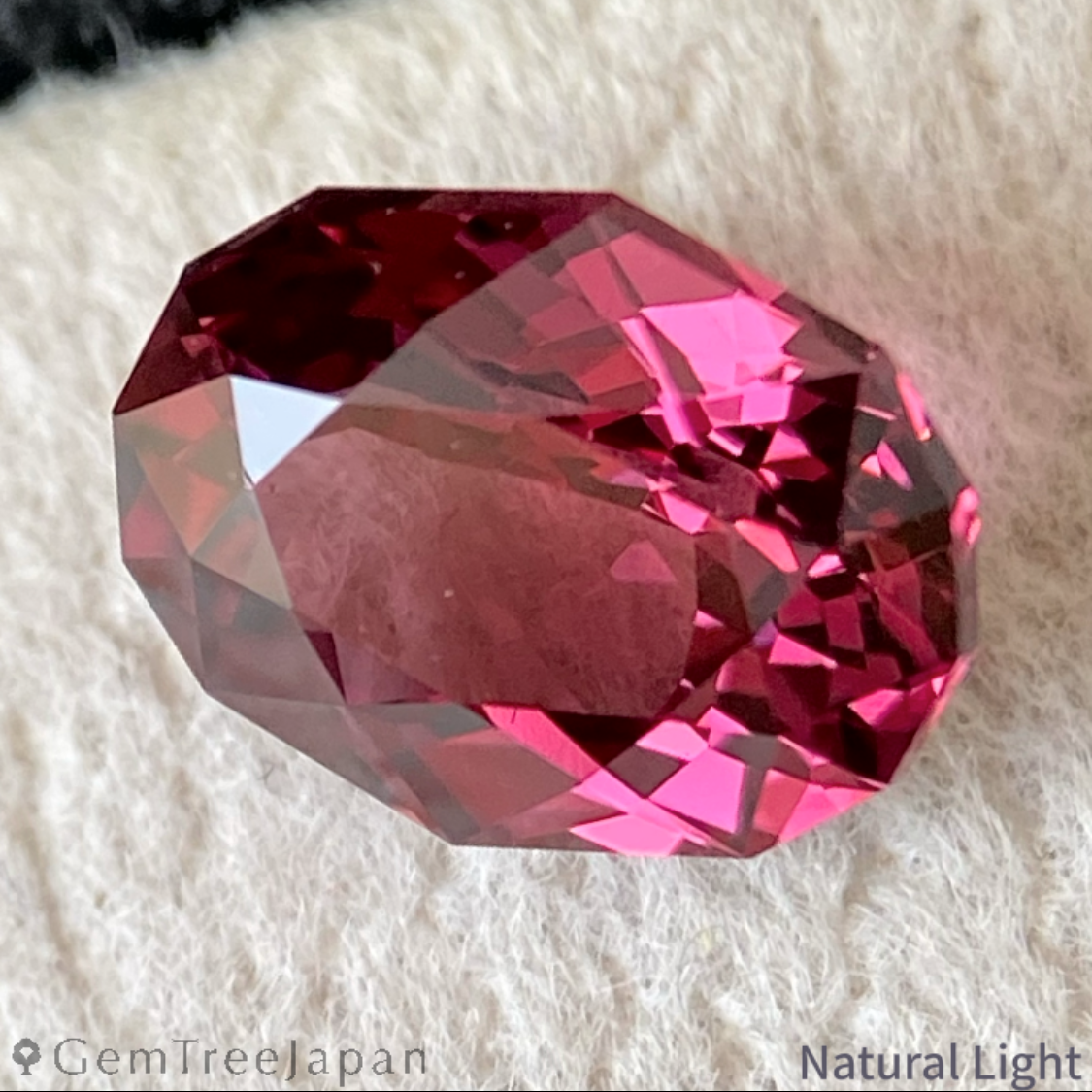Rhodolite Garnet 1.395ct / Vietnam
