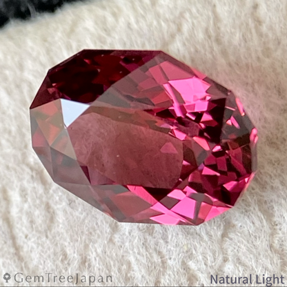 Rhodolite Garnet 1.395ct / Vietnam