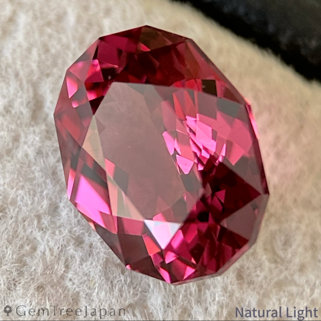 Rhodolite Garnet 1.395ct / Vietnam