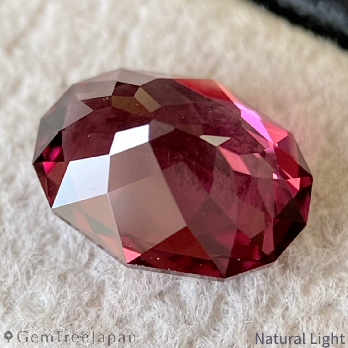Rhodolite Garnet 1.395ct / Vietnam