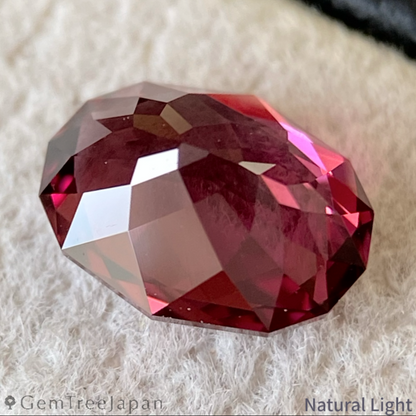 Rhodolite Garnet 1.395ct / Vietnam