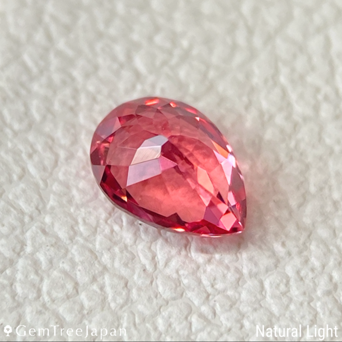 Orangy Pink Spinel 0.254ct / Vietnam