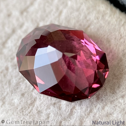 Rhodolite Garnet 1.395ct / Vietnam