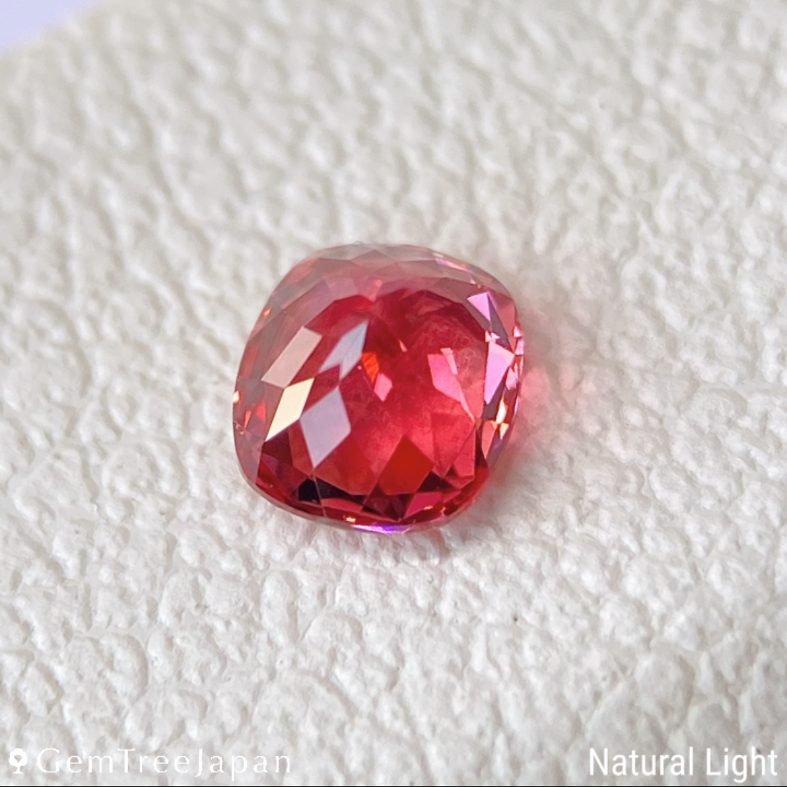 Orangy Pink Spinel 0.270ct / Vietnam
