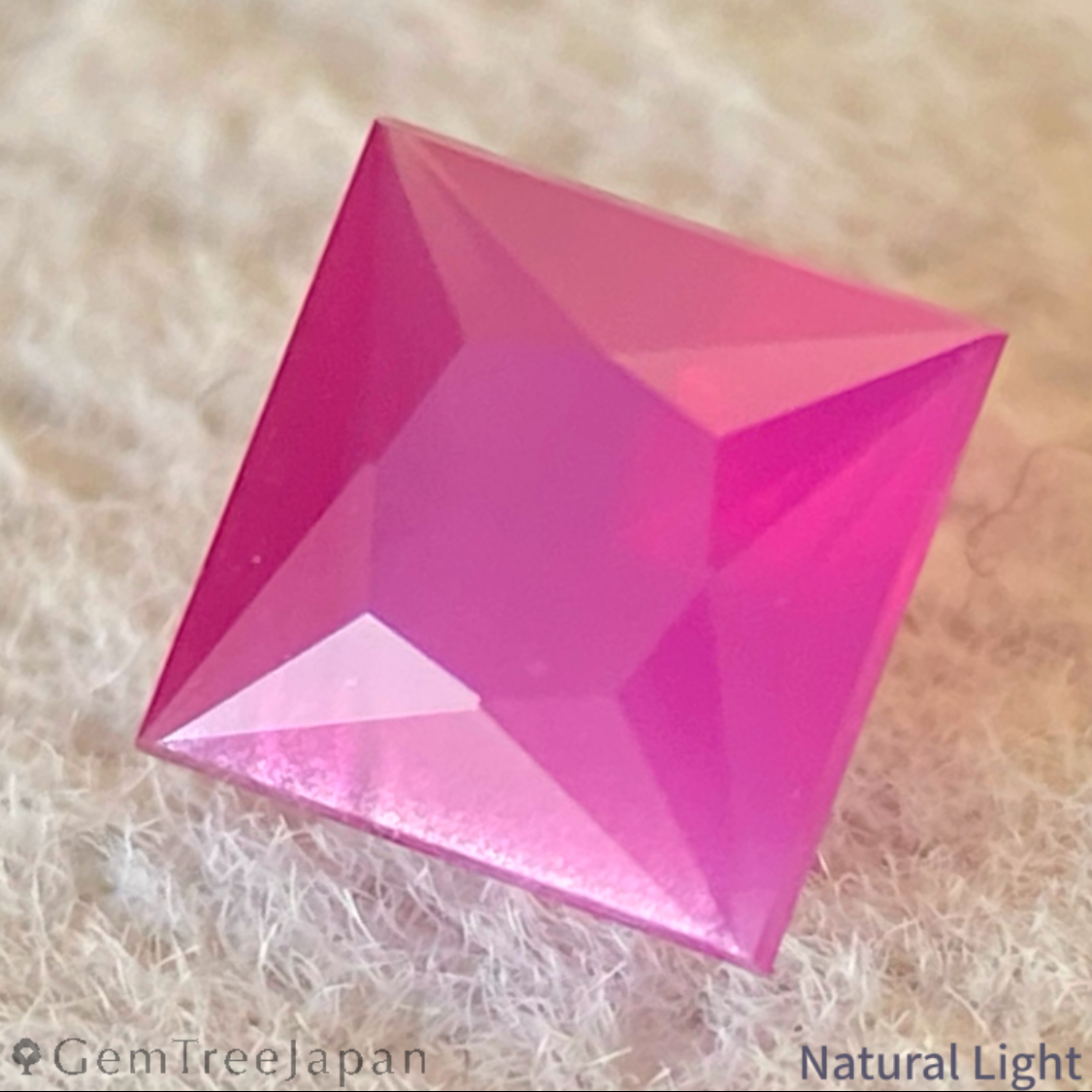 Un-Heat Ruby 0.285ct / Burma / Princess Cut