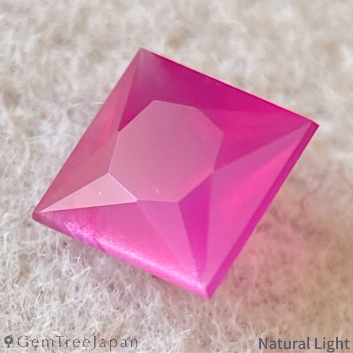 Un-Heat Ruby 0.285ct / Burma / Princess Cut
