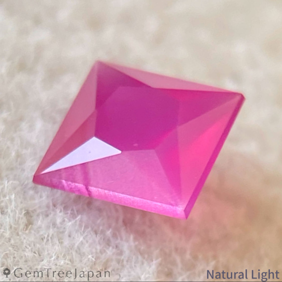 Un-Heat Ruby 0.285ct / Burma / Princess Cut