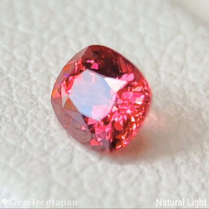 Orangy Pink Spinel 0.270ct / Vietnam