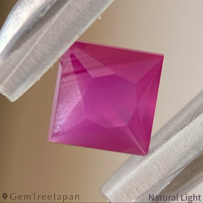 Un-Heat Ruby 0.285ct / Burma / Princess Cut