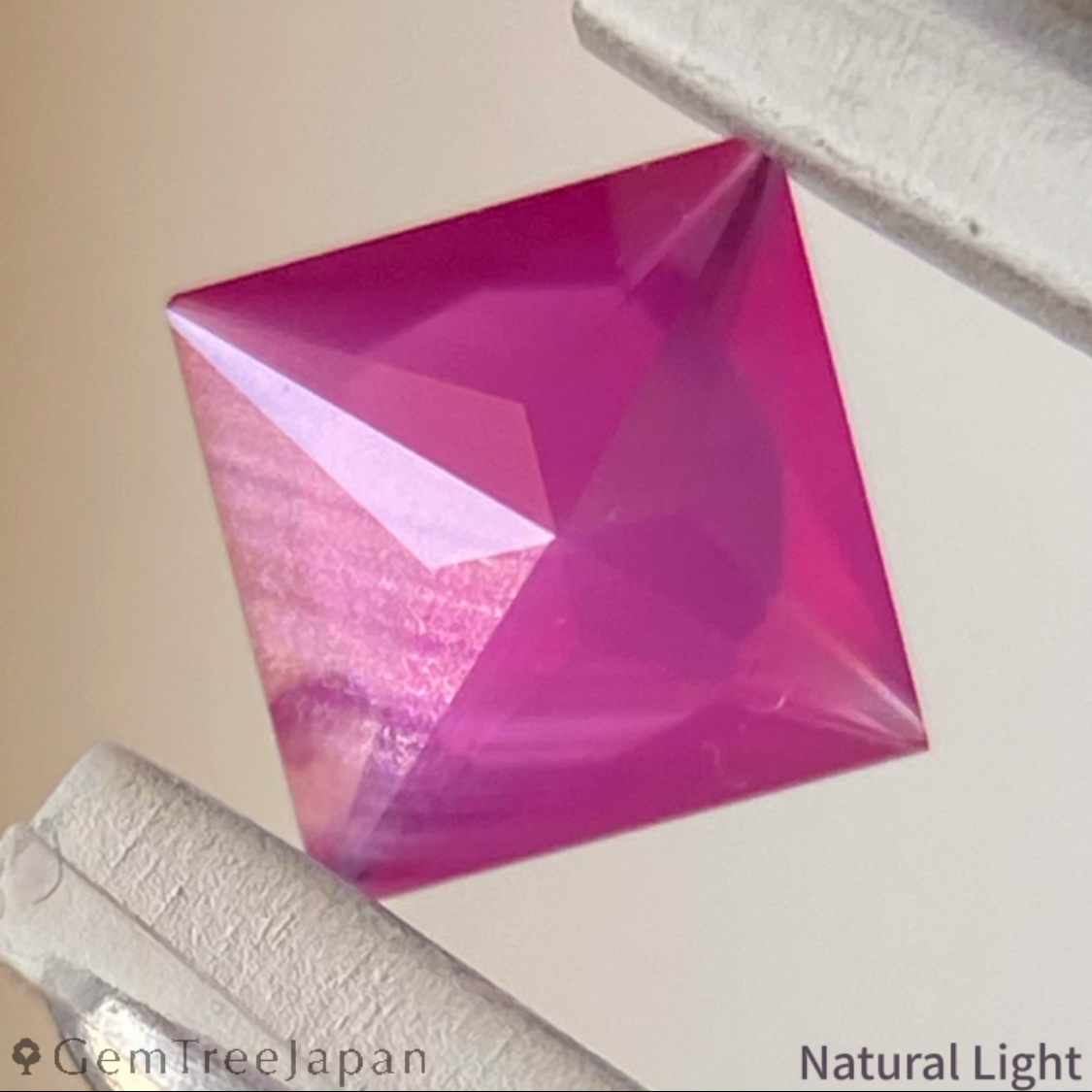 Un-Heat Ruby 0.285ct / Burma / Princess Cut