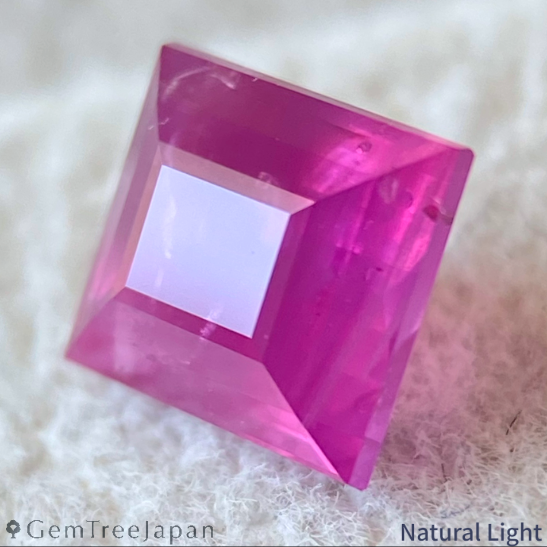 Un-Heat Ruby 0.944ct / Burma
