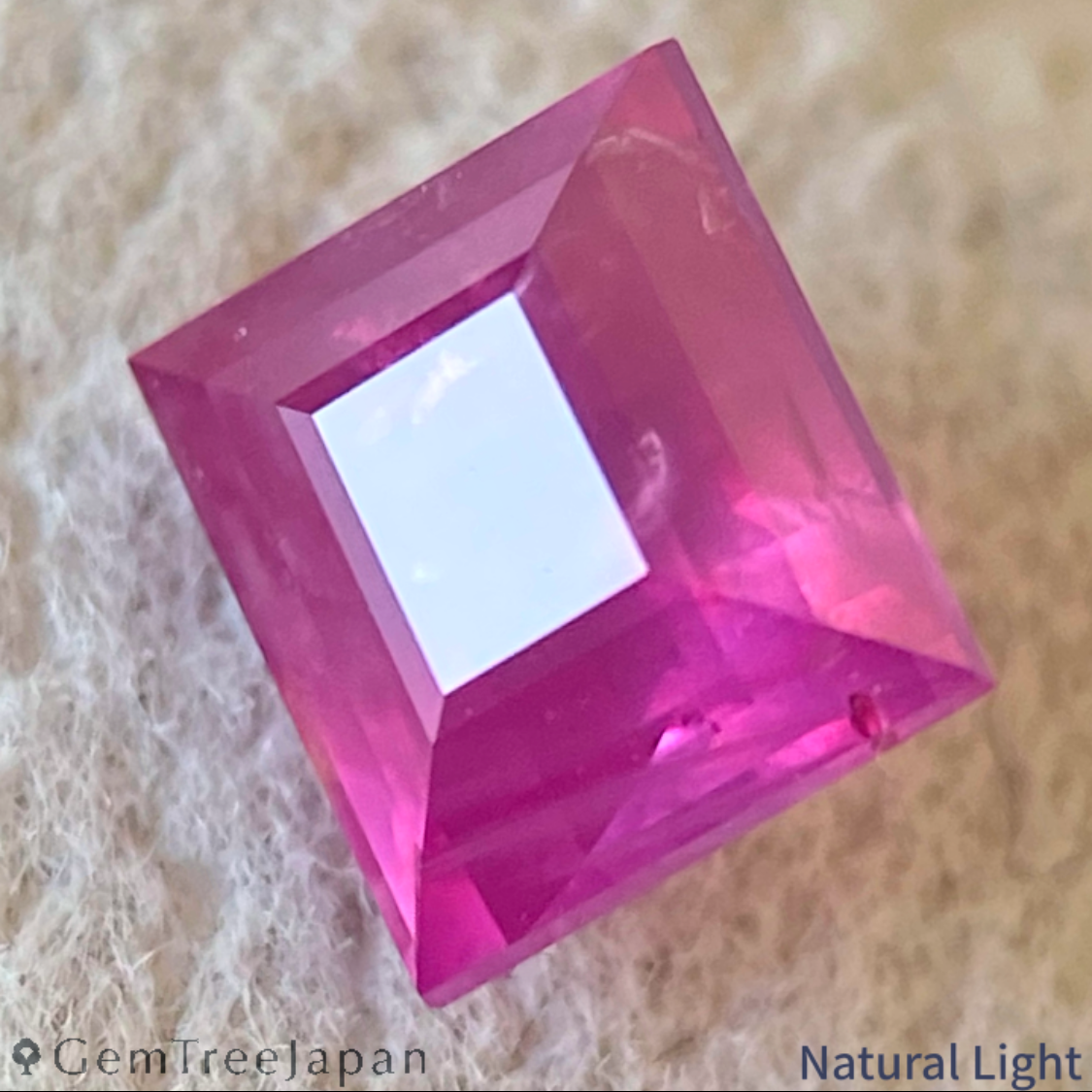 Un-Heat Ruby 0.944ct / Burma