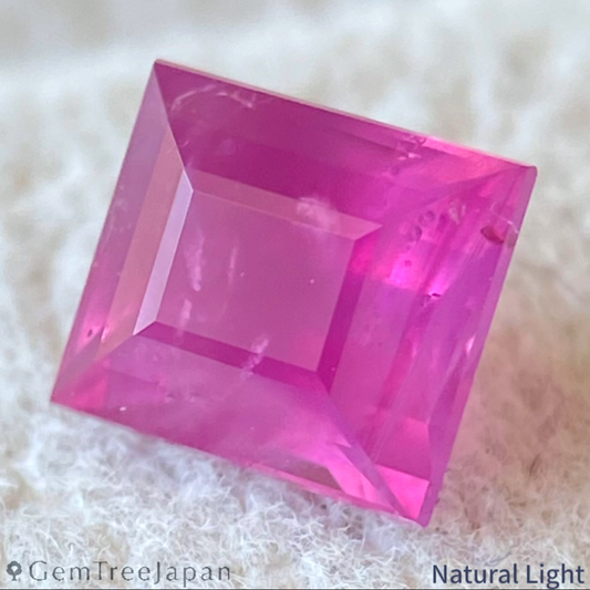 Un-Heat Ruby 0.944ct / Burma