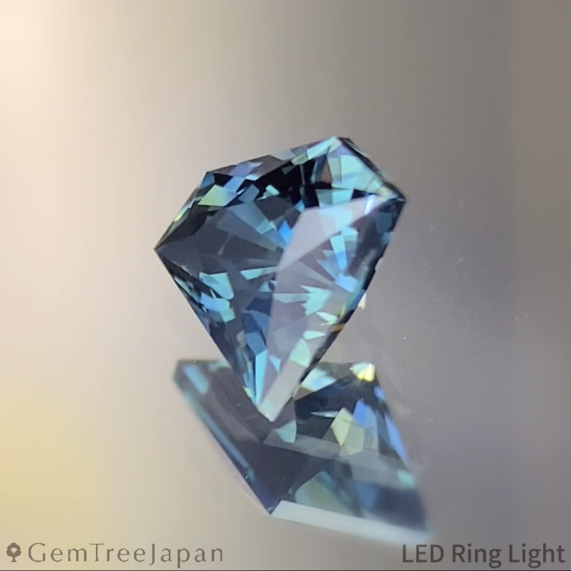 【Trial Price】Greenish Blue Sapphire 0.628ct / Madagascar