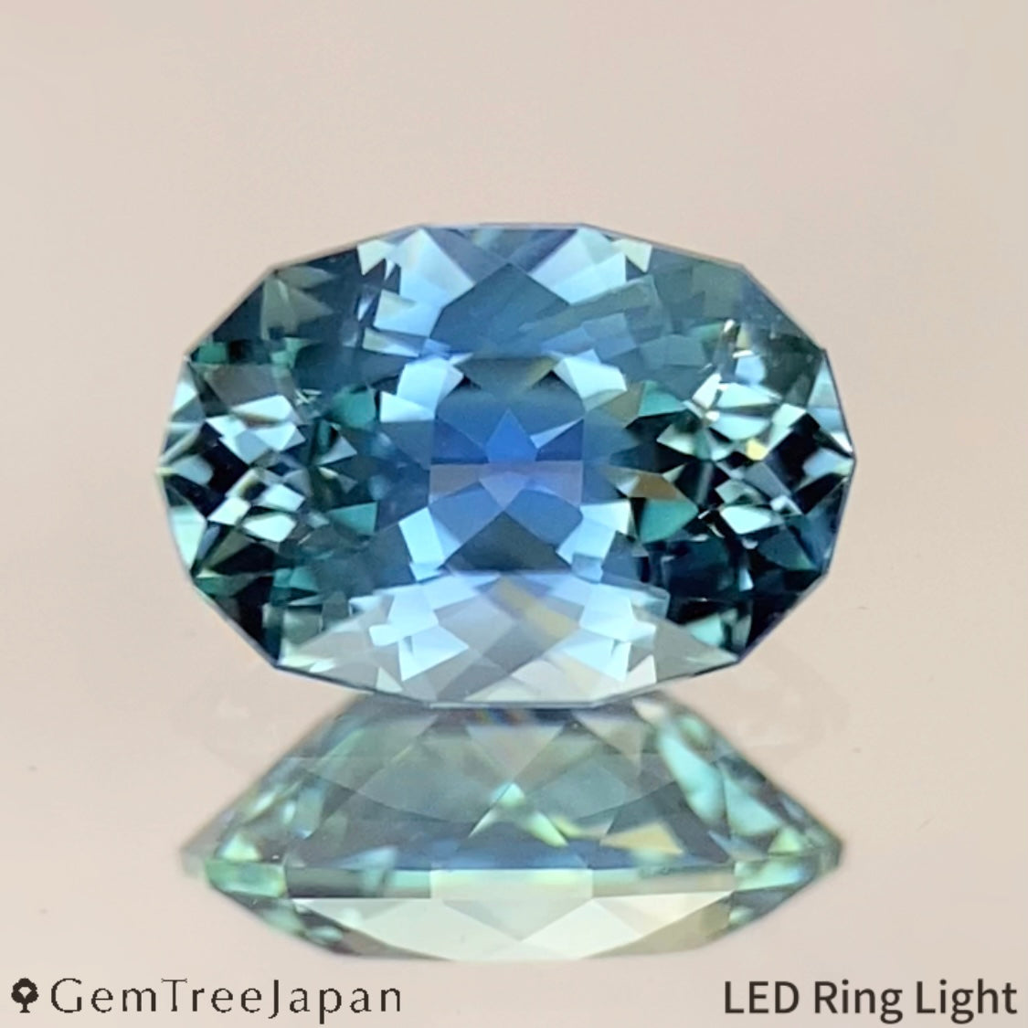 Parti-color Sapphire 0.788ct / Thailand (Kanchanaburi)