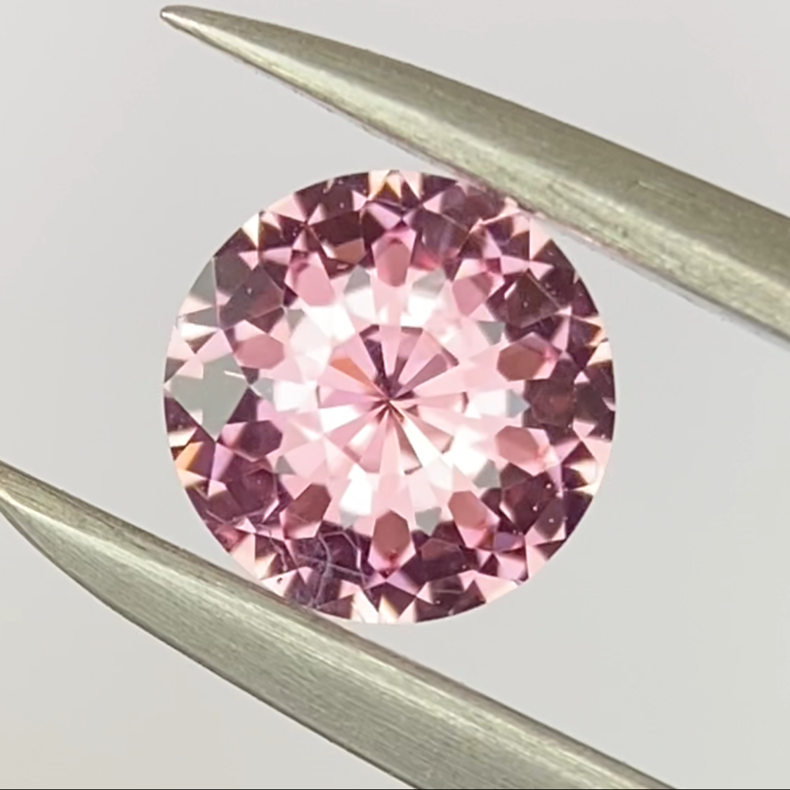 Pink Spinel 0.45ct / Vietnam