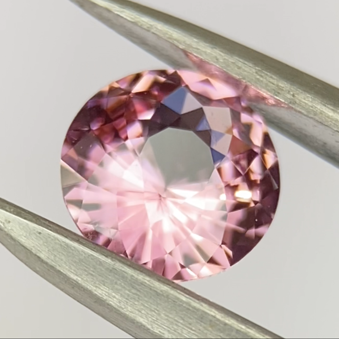 Pink Spinel 0.45ct / Vietnam