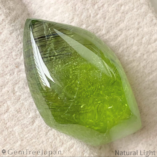 Peridot 19.42ct / Pakistan
