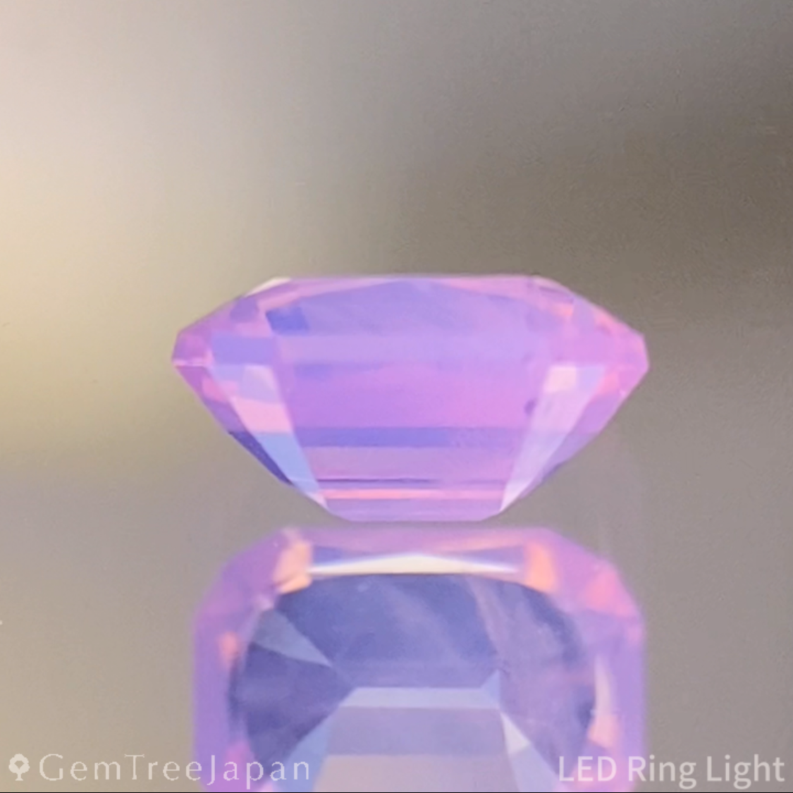Un-Heat Padparadscha Sapphire 0.375ct / Vietnam