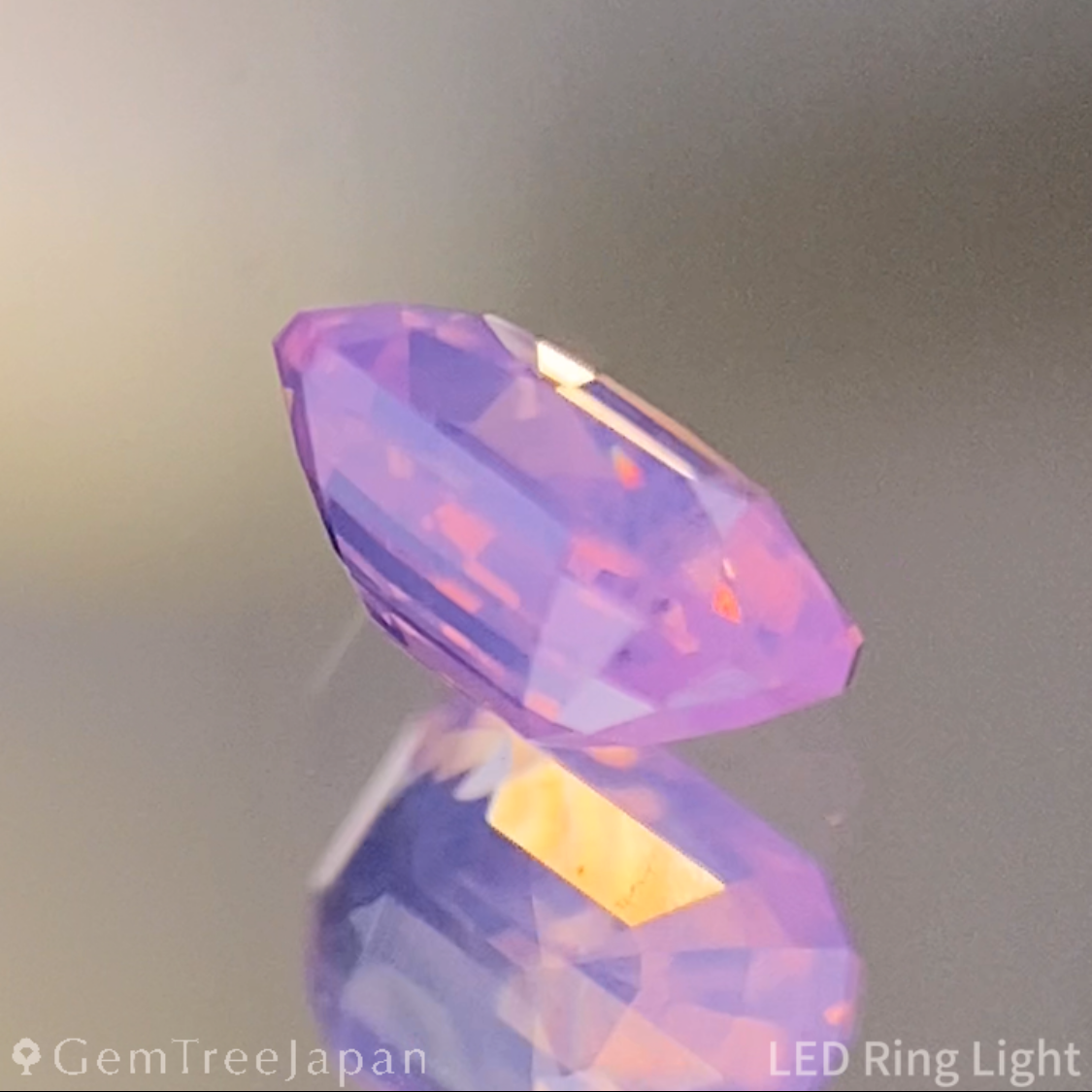 Un-Heat Padparadscha Sapphire 0.375ct / Vietnam