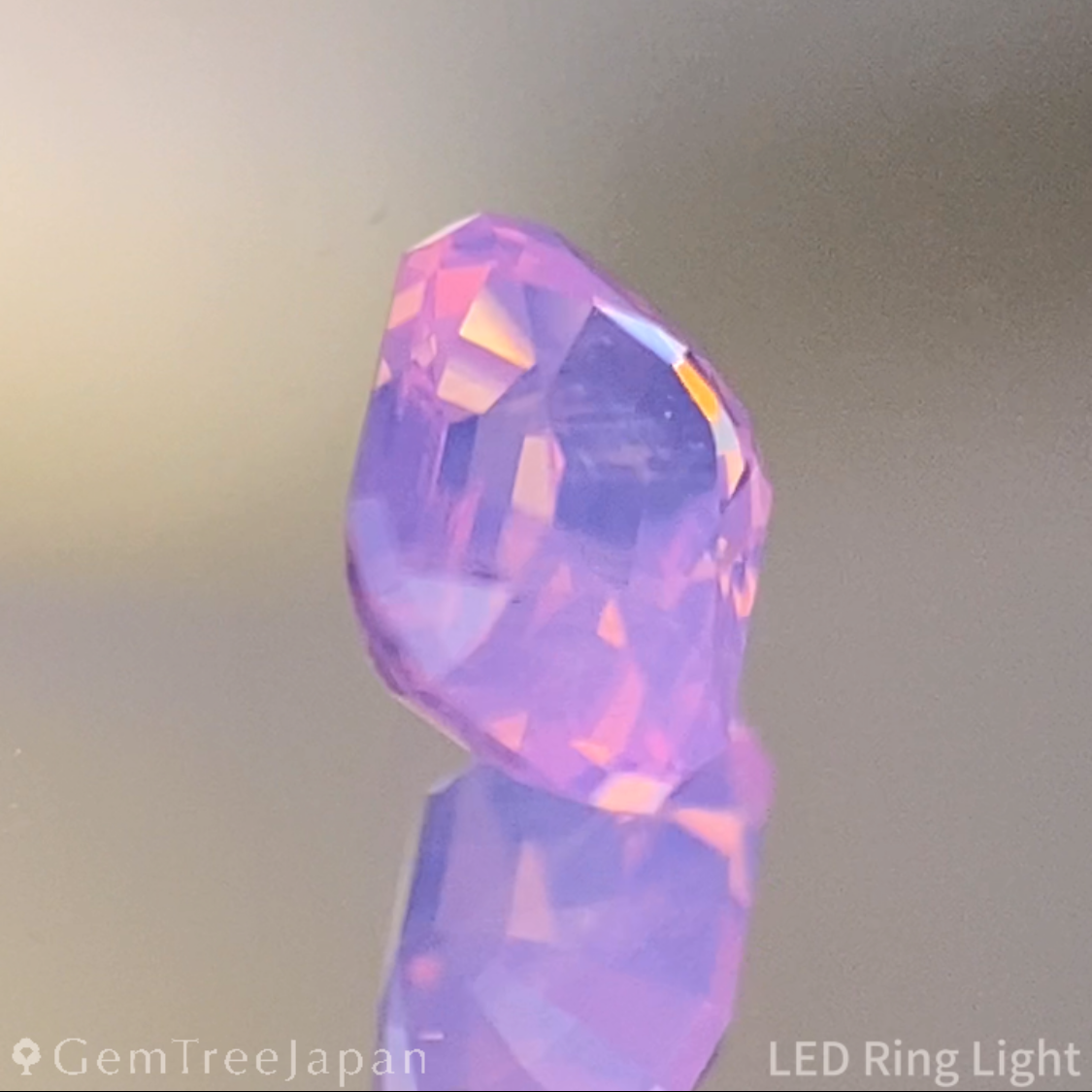 Un-Heat Padparadscha Sapphire 0.375ct / Vietnam