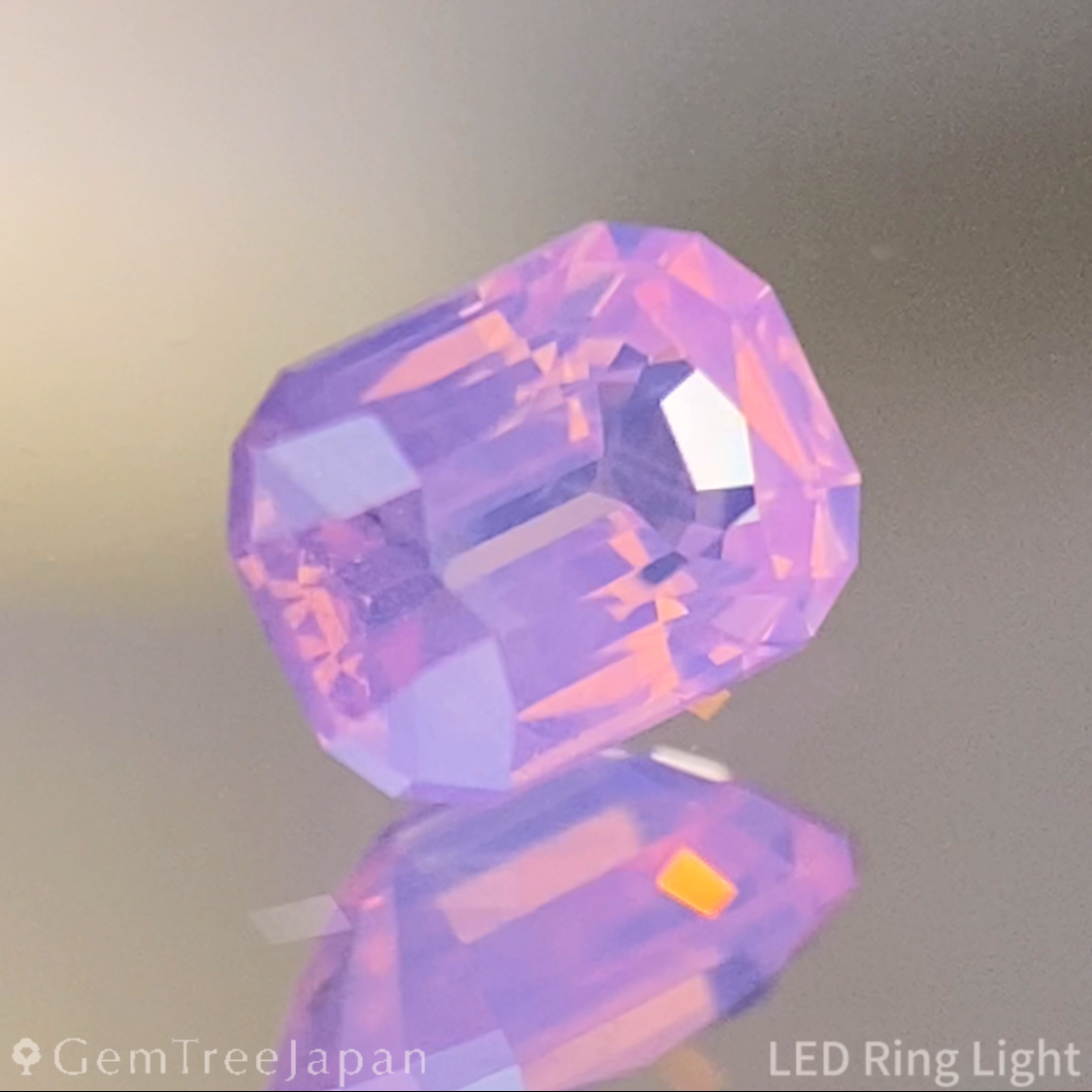 Un-Heat Padparadscha Sapphire 0.375ct / Vietnam