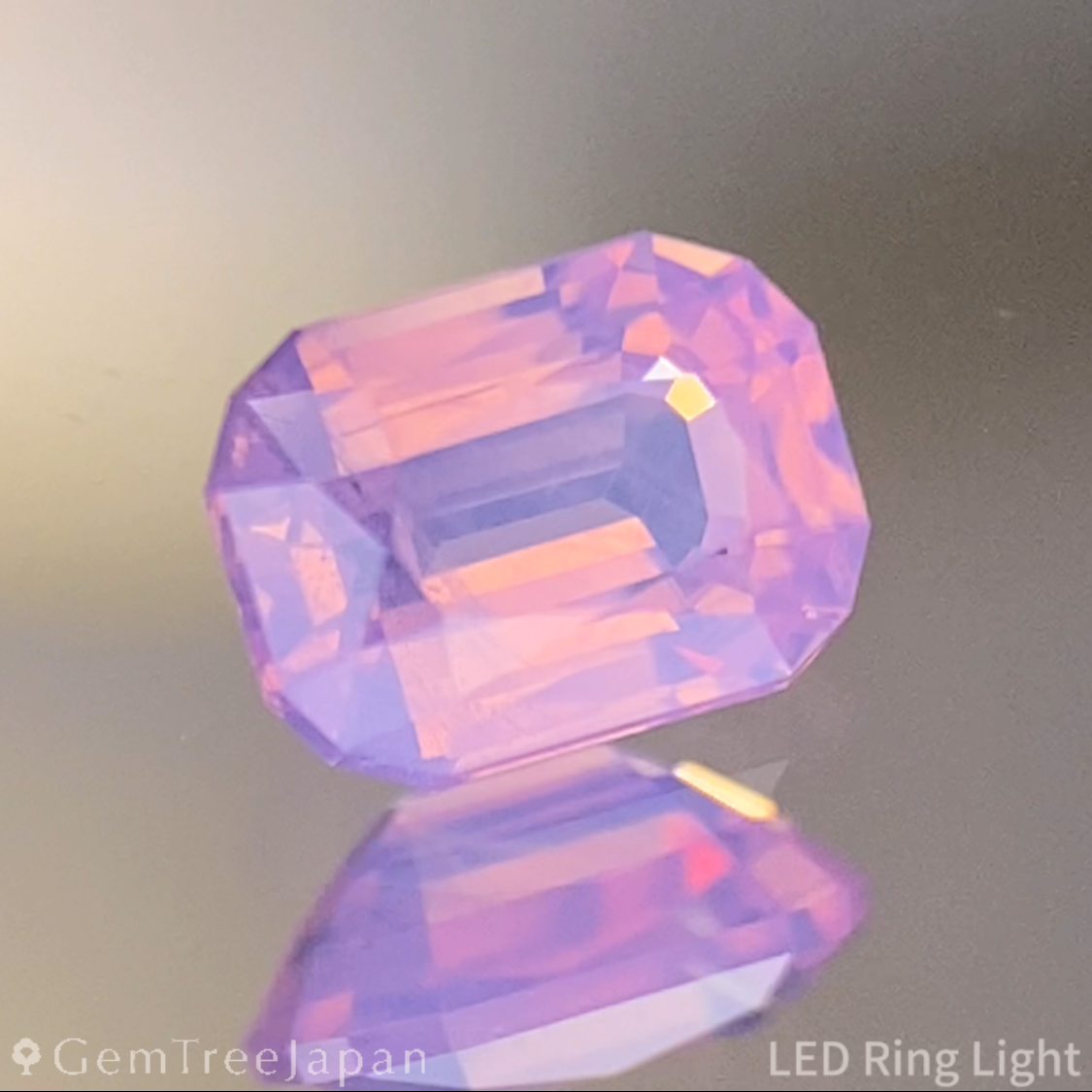 Un-Heat Padparadscha Sapphire 0.375ct / Vietnam