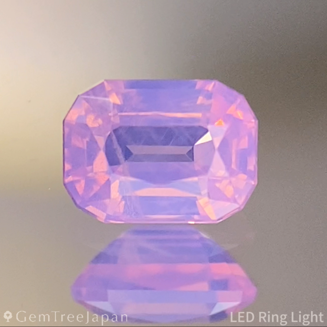 Un-Heat Padparadscha Sapphire 0.375ct / Vietnam