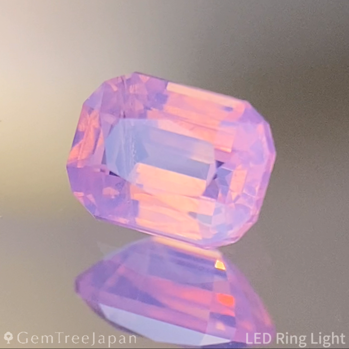 Un-Heat Padparadscha Sapphire 0.375ct / Vietnam