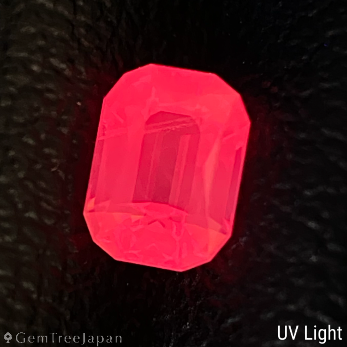 Un-Heat Padparadscha Sapphire 0.375ct / Vietnam