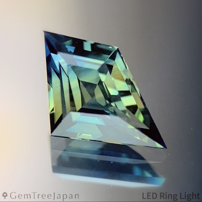 Un-Heat Parti-Color Sapphire 0.759ct / Madagascar