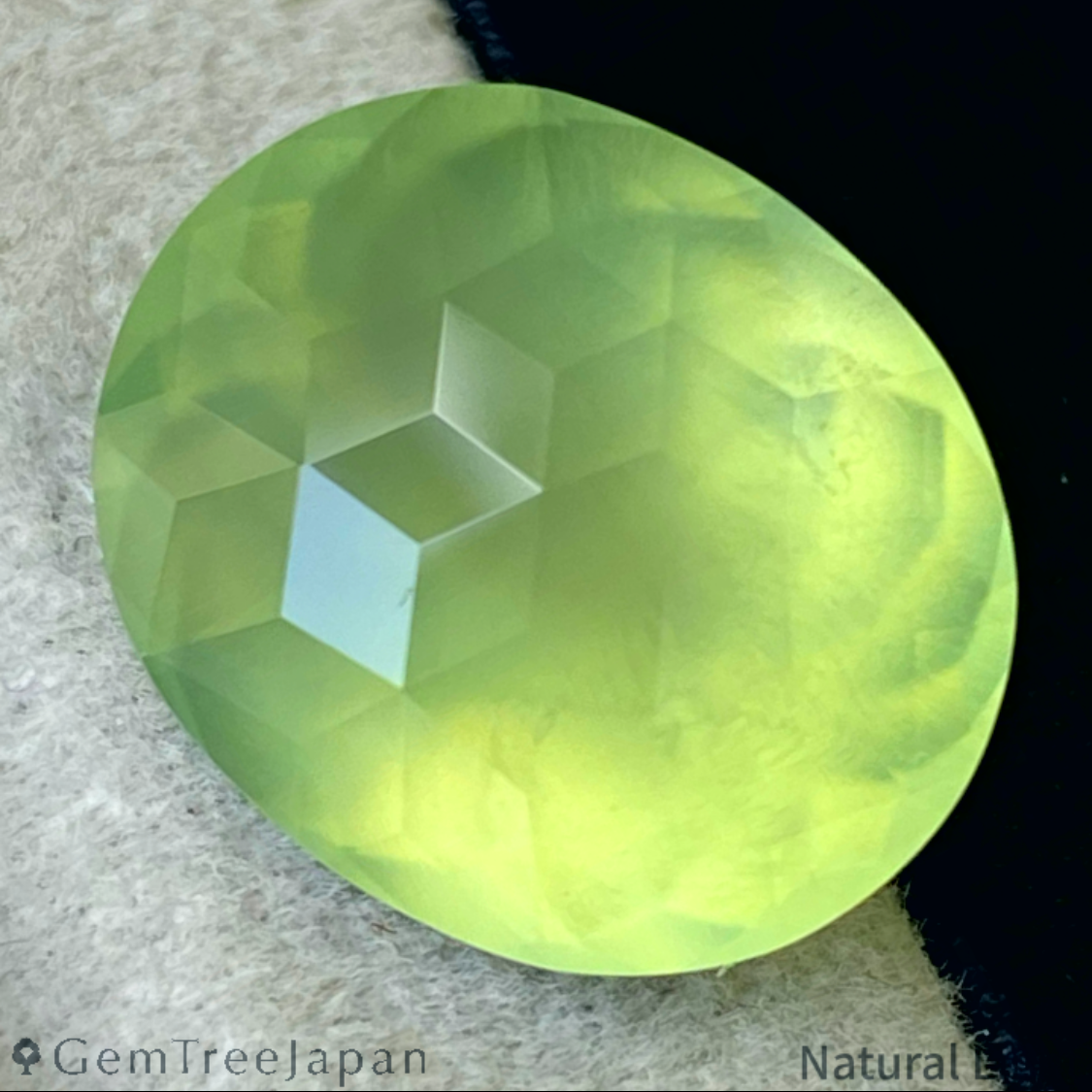Prehnite 9.601ct / Australia