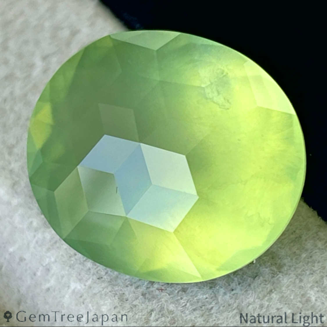 Prehnite 9.601ct / Australia