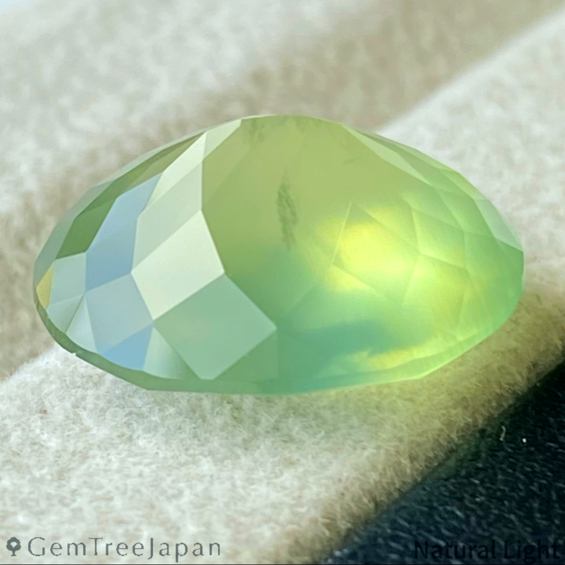 Prehnite 9.601ct / Australia