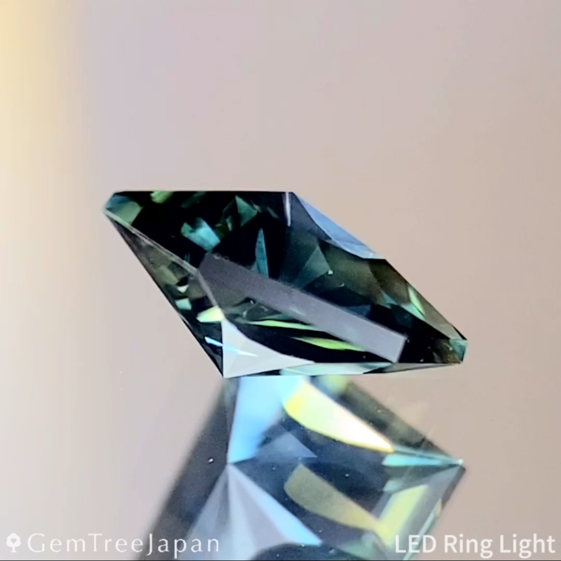 Greenish Blue Sapphire 0.500ct / Cameroon