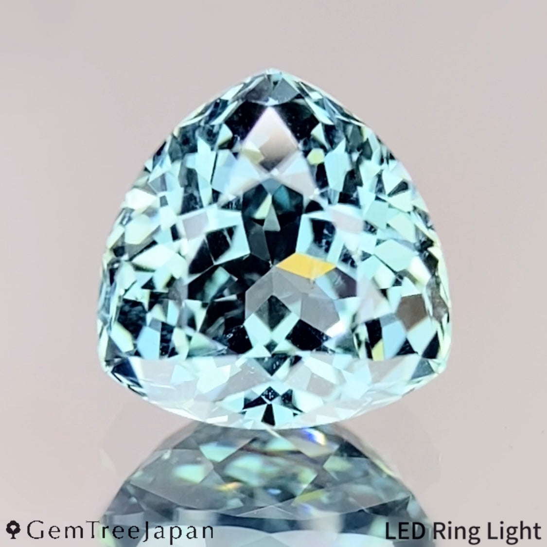 "Mint Blue" Un-Heat Sapphire 1.420ct / Thailand (Kanchanaburi)