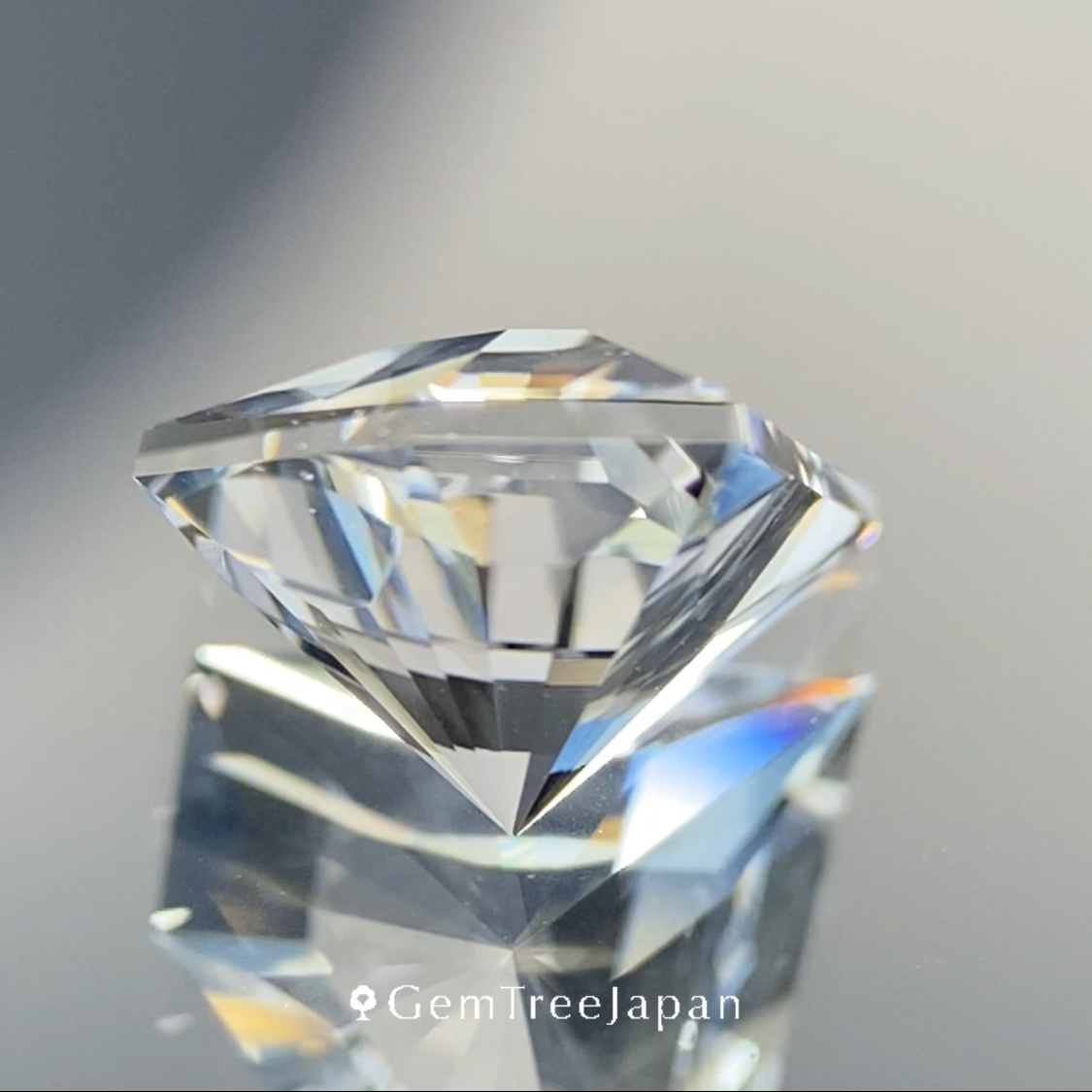 Colorless Topaz 3.03ct / Vietnam