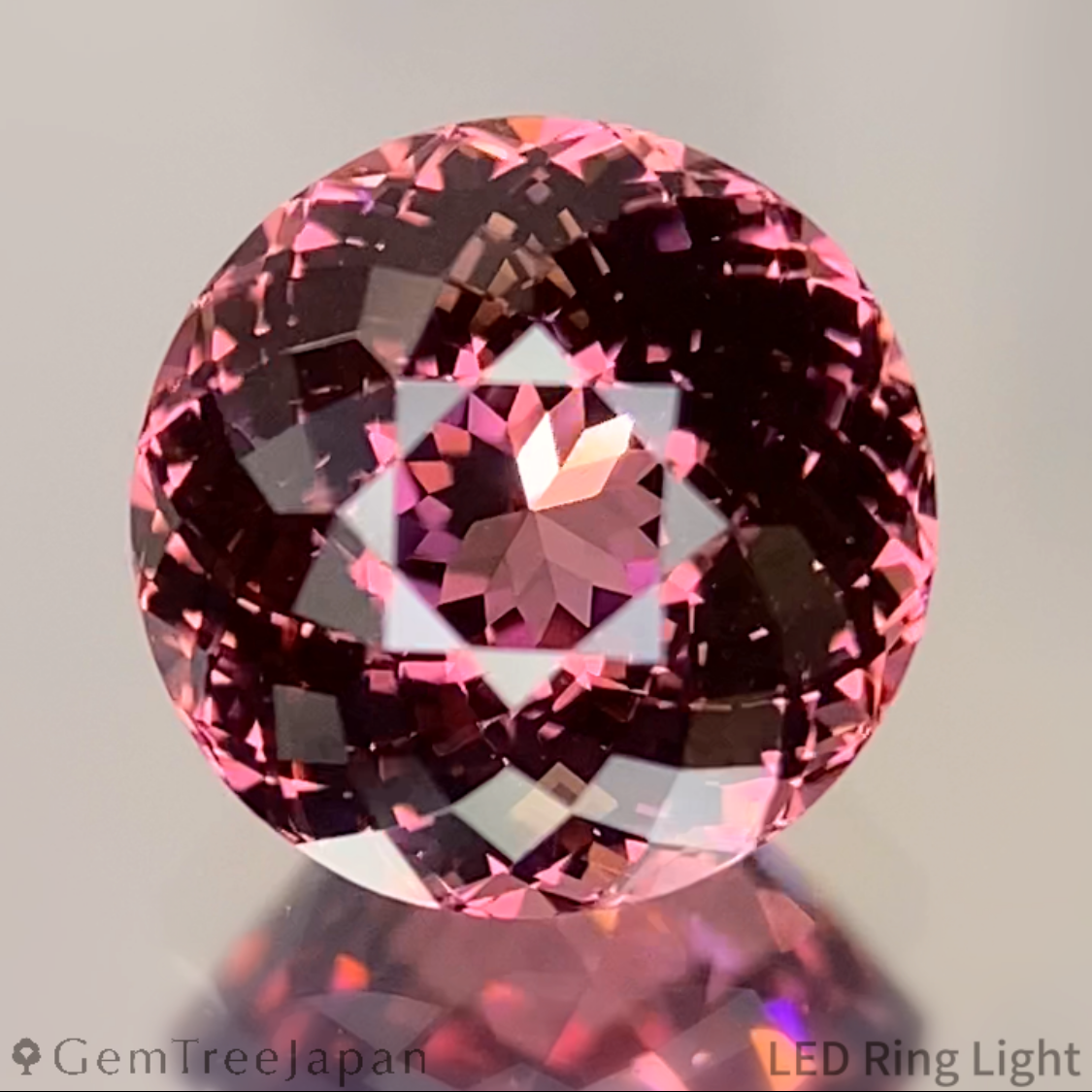 "Super Gira 170" Malaya Garnet 2.21ct / Tanzania