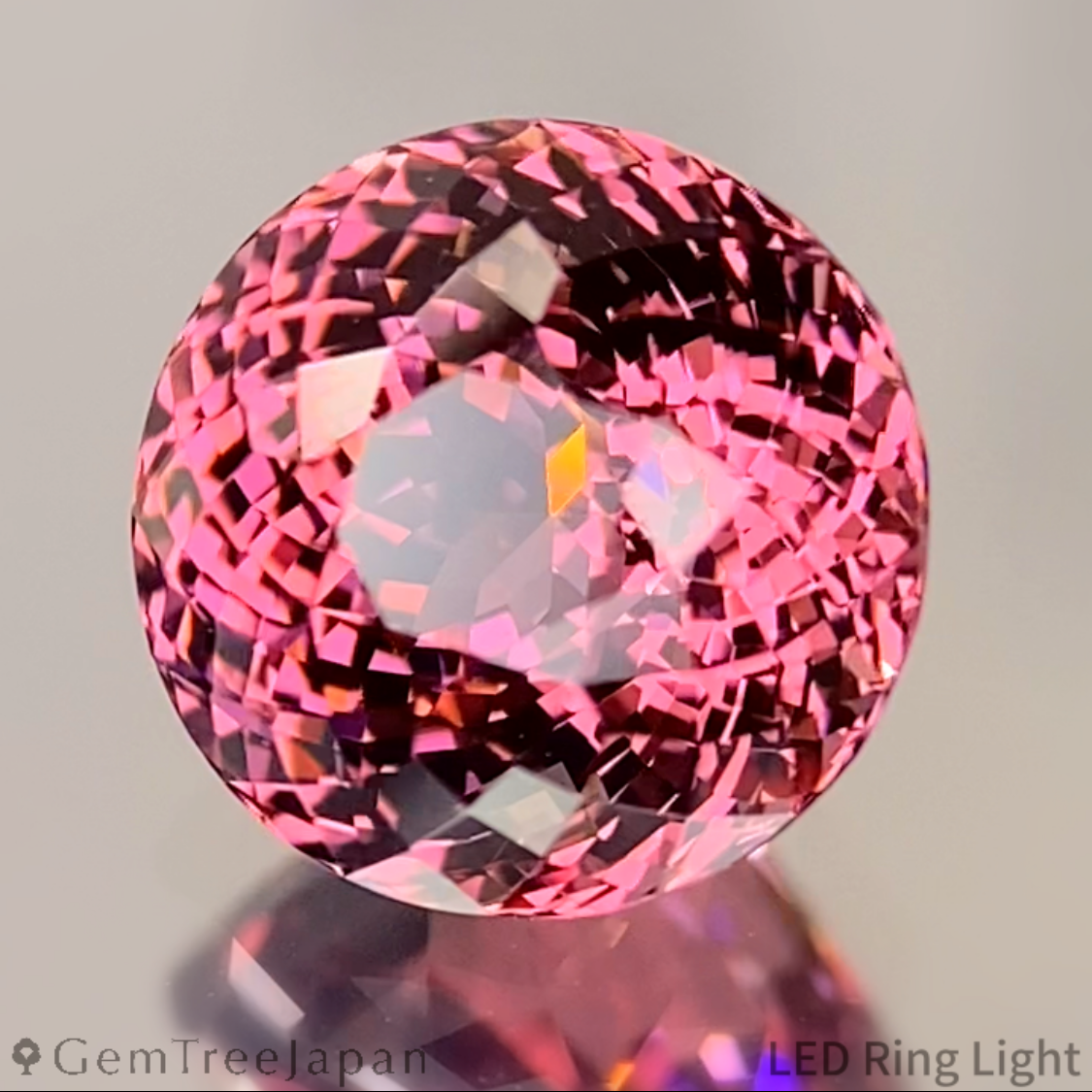 "Super Gira 170" Malaya Garnet 2.21ct / Tanzania