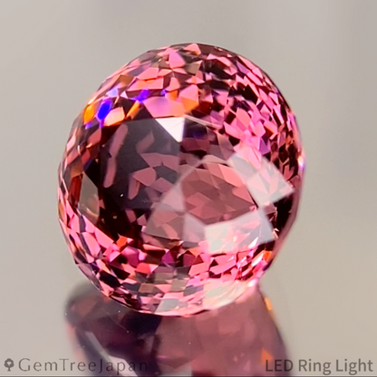 "Super Gira 170" Malaya Garnet 2.21ct / Tanzania