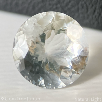 Hyalite Opal 1.617ct / Hungary
