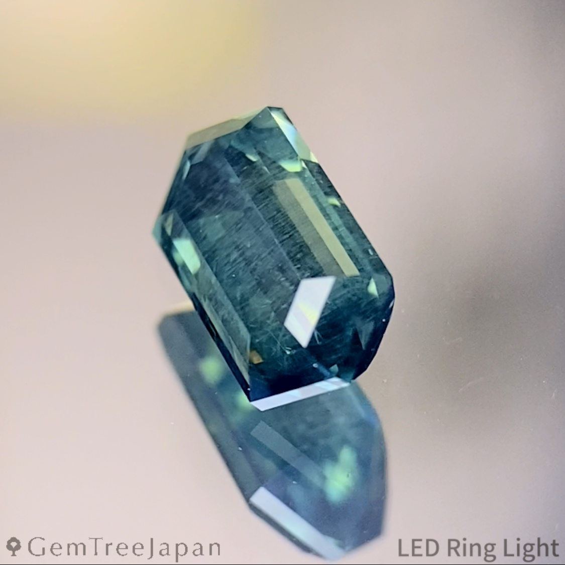 Bluish Green Sapphire 0.920ct / Madagascar