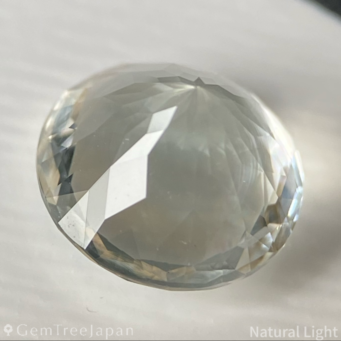 Hyalite Opal 1.617ct / Hungary