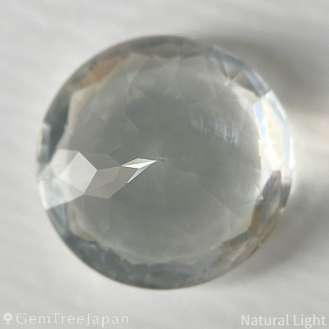 Hyalite Opal 1.617ct / Hungary