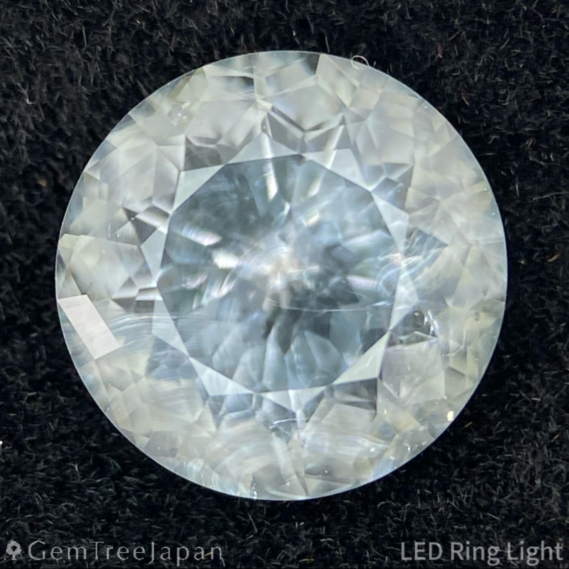 Hyalite Opal 1.617ct / Hungary