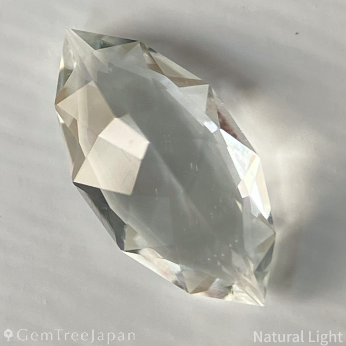 Hyalite Opal 0.664ct / Hungary