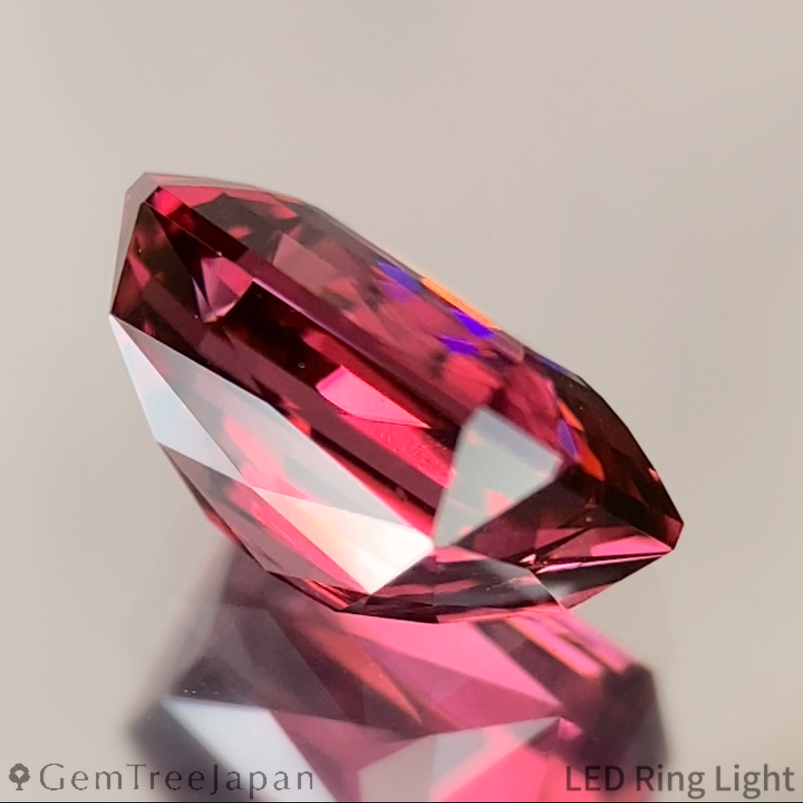 【SP Trial Price】"4 Steps & Sissors" Malaya Garnet 2.16ct / Tanzania