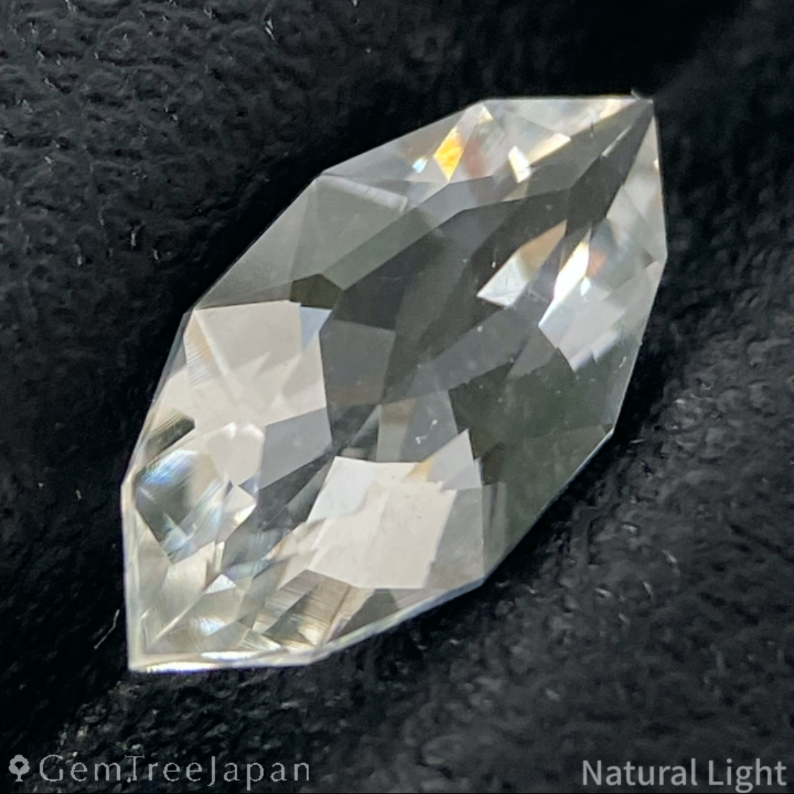 Hyalite Opal 0.664ct / Hungary