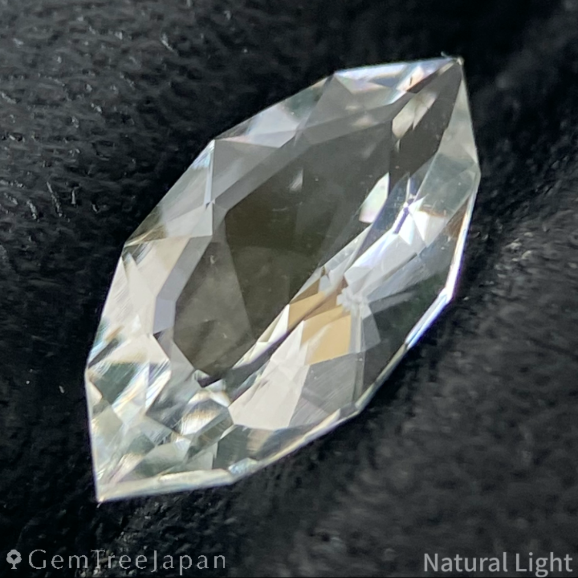 Hyalite Opal 0.664ct / Hungary