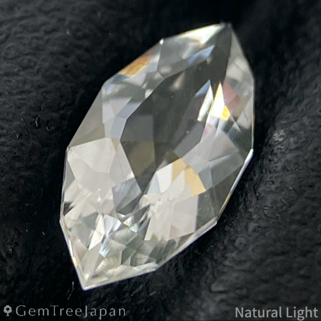 Hyalite Opal 0.664ct / Hungary